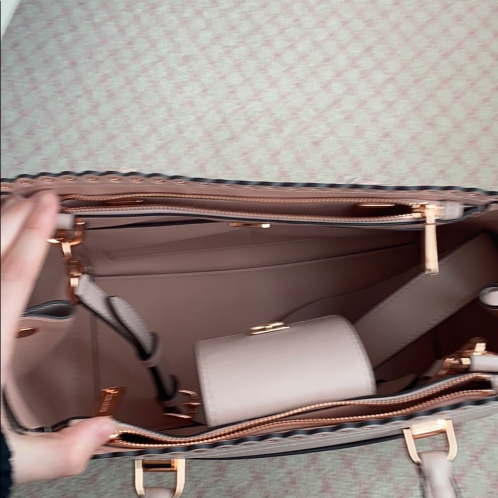 Purse - Picture 4 of 4